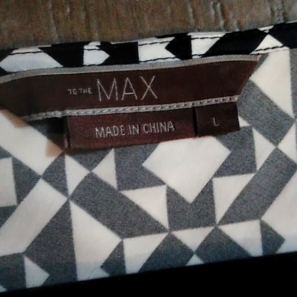 To the MAX Top - Picture 5 of 9